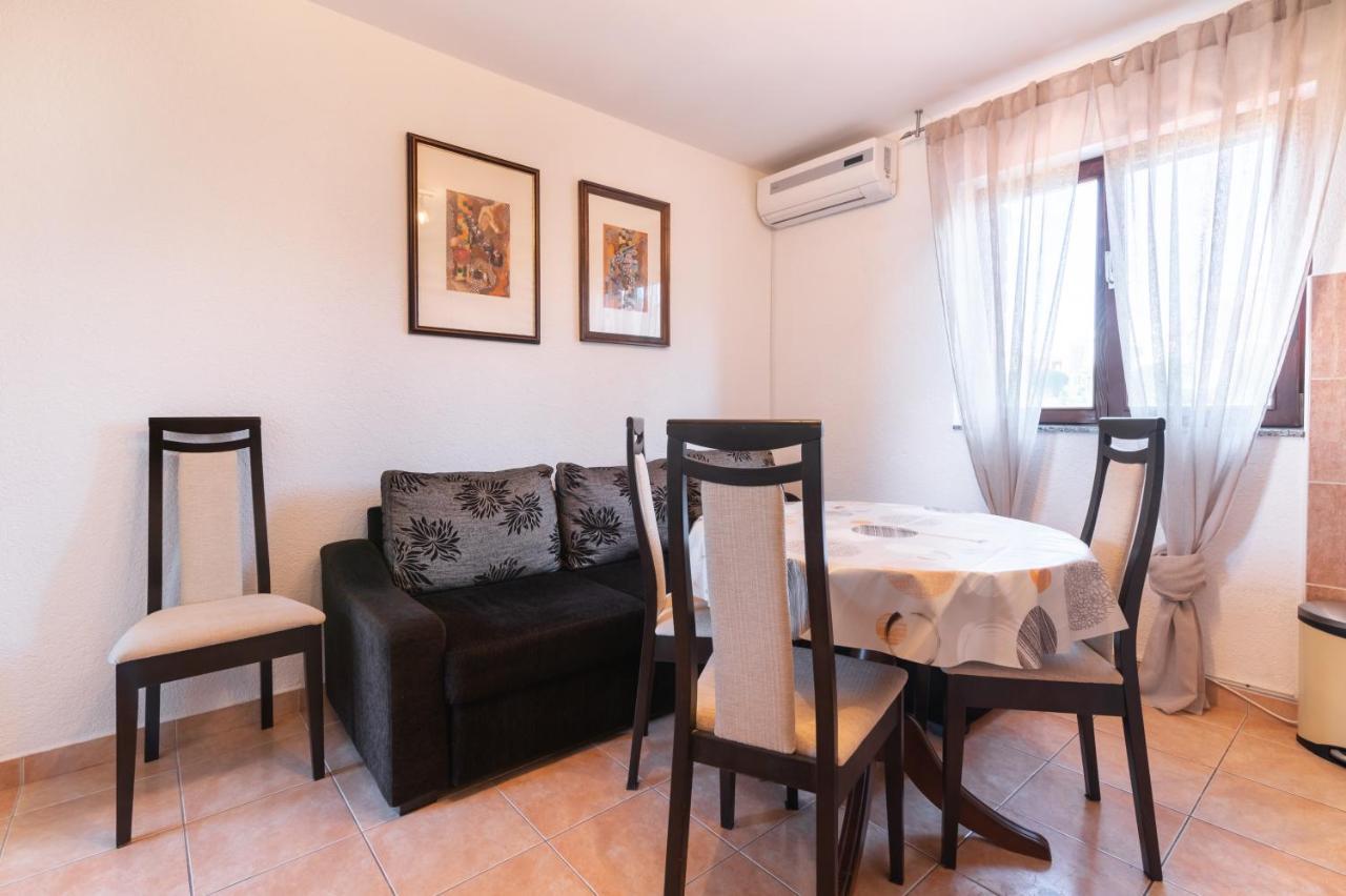 Beachfront Apartments Calm Sea เปรโก ภายนอก รูปภาพ